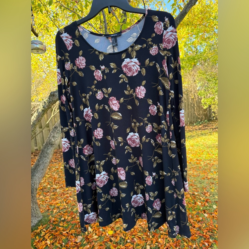 Forever 21 Floral Mini Dress
Medium
Smoke free home